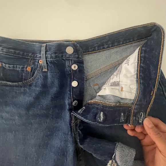 Levi’s Big E Red Tag Dark Blue Shorts - Picture 6 of 13